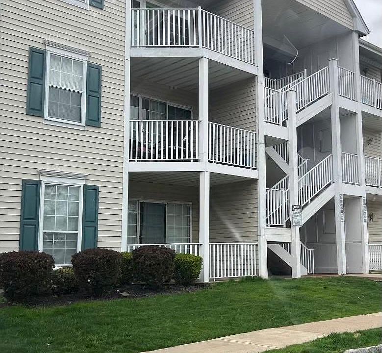 1st image of 102 Albury Way
