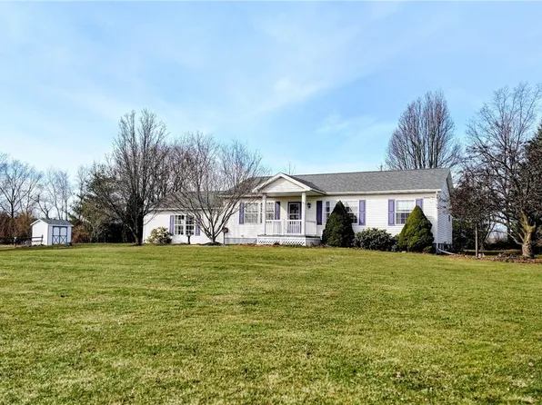 1700 Twin Oaks Dr, Penn Yan, NY 14527