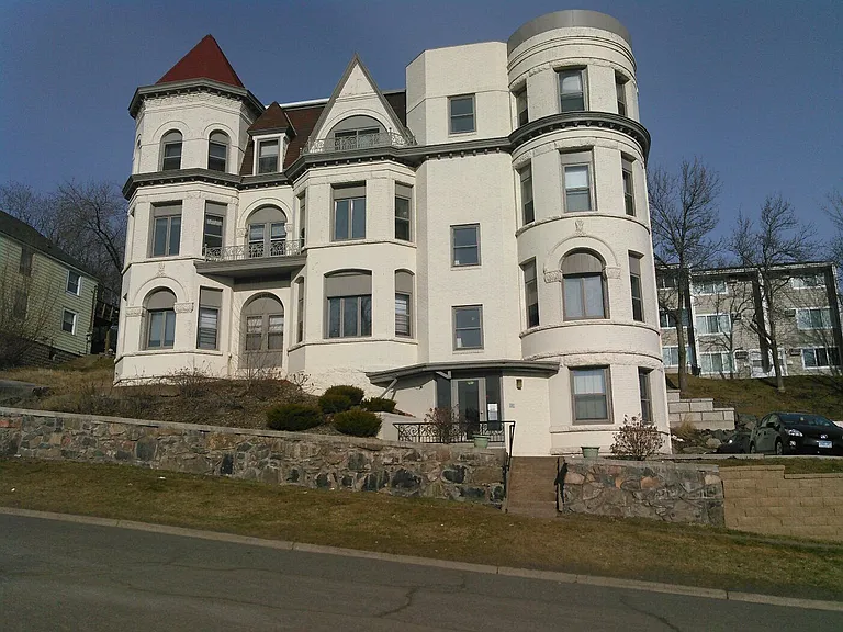 West Hillside Apartments — Photo 7
