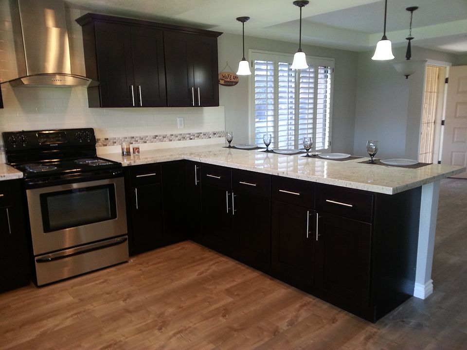 New kitchen w/lovely island