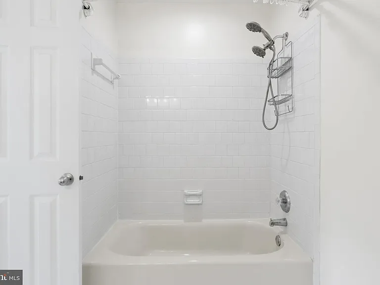 3146 Valentino Ct — Photo 18