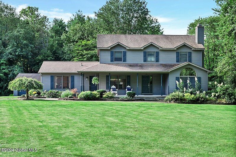 2nd image of 7 Pine Brook Drive