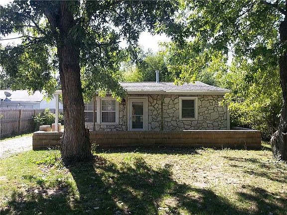 5th image of 3117 E Bradbury Ave
