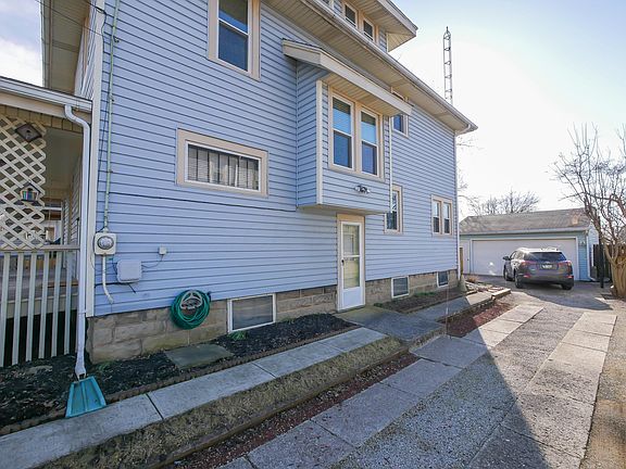 4th image of 611 Windsor St