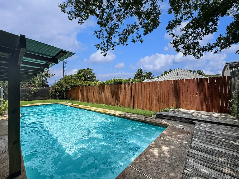 6251 Shirley Dr — Photo 30