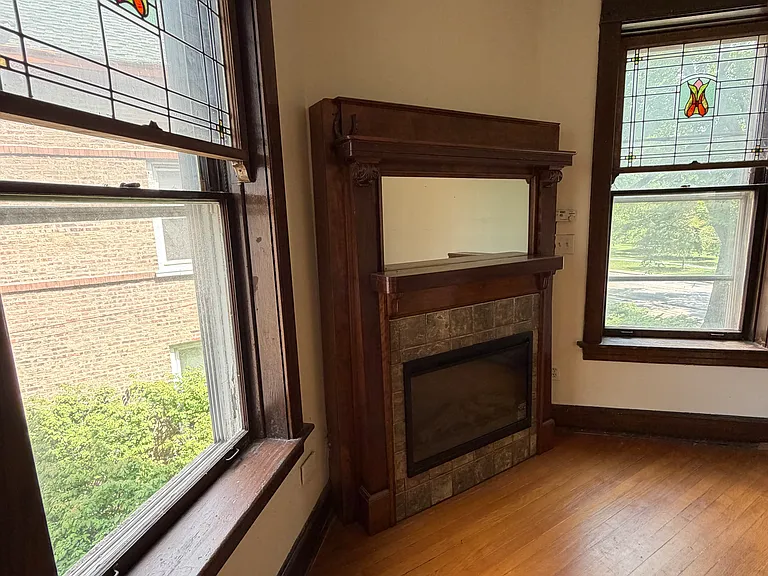 3118 W Palmer Blvd #2R — Photo 3