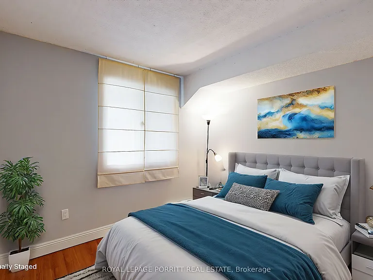 3835 Lake Shore Blvd W #104 — Photo 4