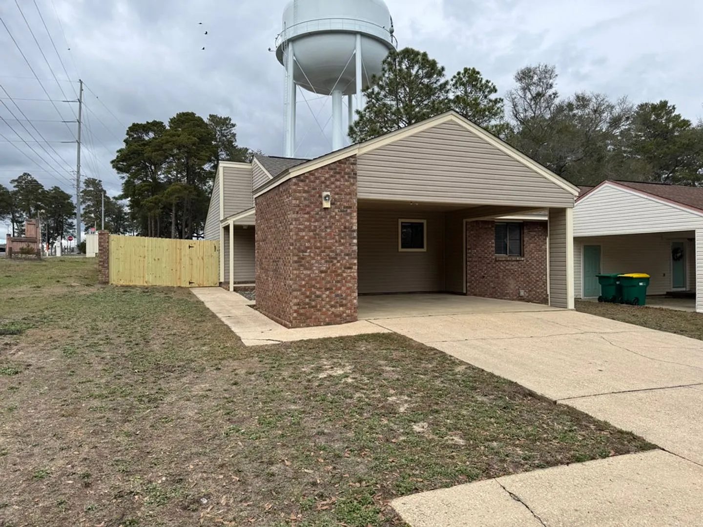 2-Bedroom, 2-Bath Corner-Lot Home for Rent in Niceville, FL — Photo 1