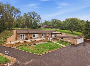 1918 Shanard Rd, Mitchell, SD 57301