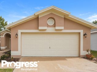 647 Sand Ridge Dr, Valrico, FL 33594