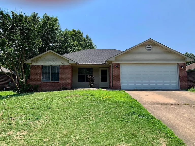 1645 Southern Hills Dr — Photo 4