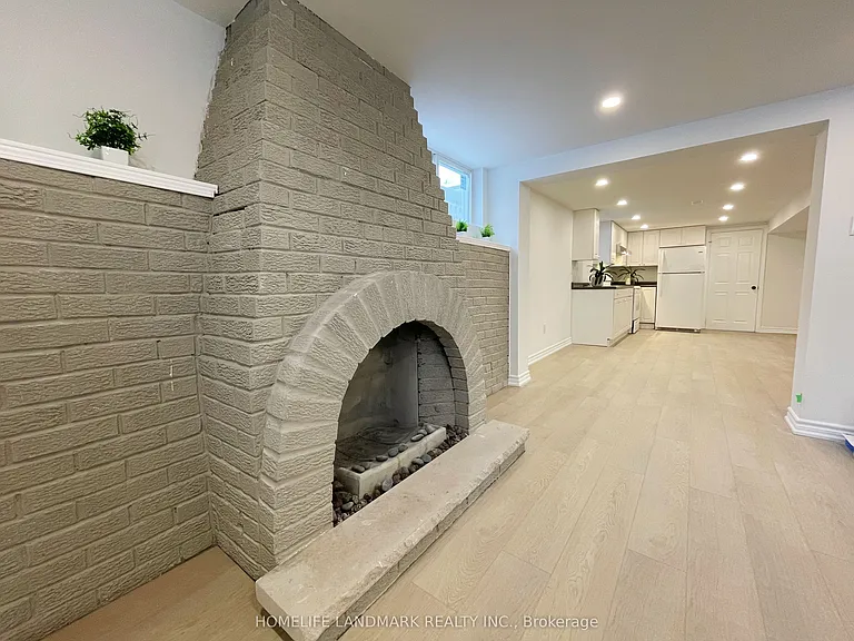 81 Celestine Dr #LOWER — Photo 4