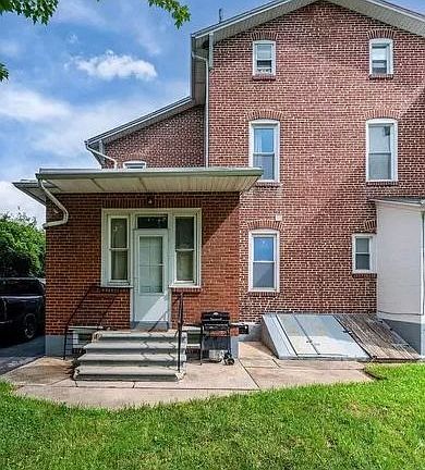 5th image of 1130 Mount Laurel Rd APT 2