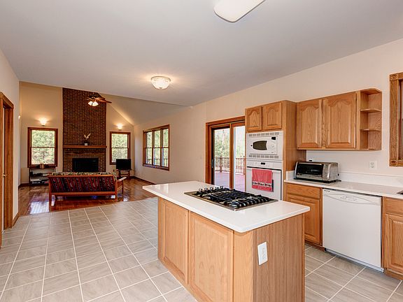 5th image of 44111 Woodmont Dr