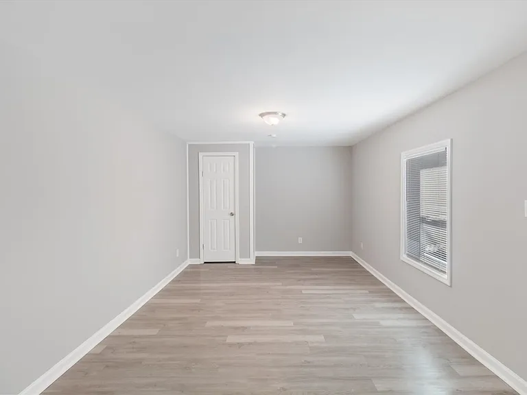 1227 East 38th Street — Photo 4