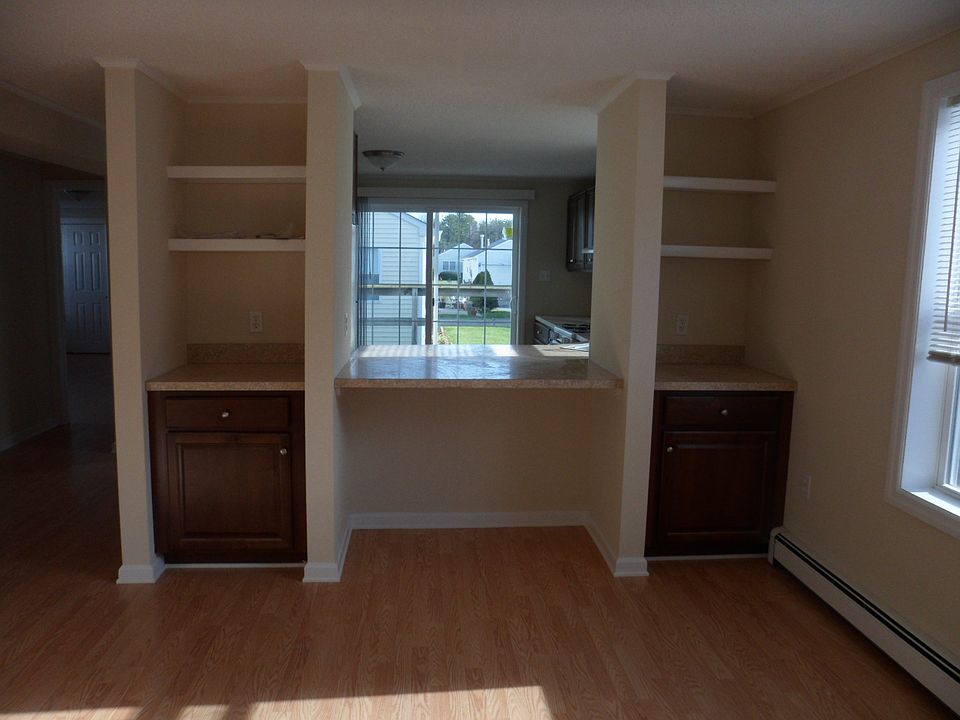 1st image of 50 Greenwood Blvd