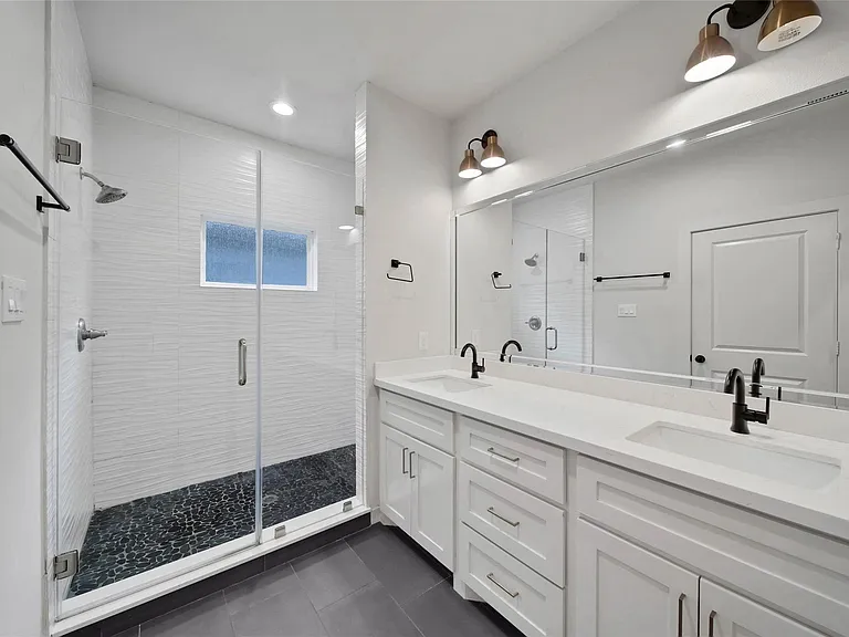 3322 Delhi St — Photo 12