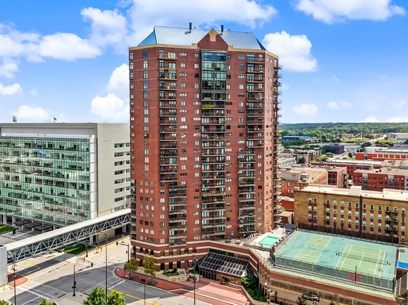 300 Walnut St Unit 706, Des Moines, IA 50309