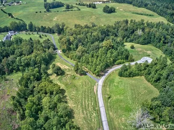 26 Grace Stone Dr, Clarksville, VA 23927