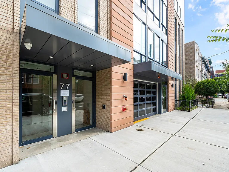 77 Madison St #3 — Photo 1