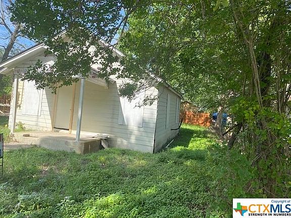 2nd image of 938 Campbell St