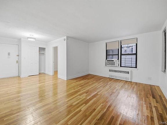 2nd image of 2245 Bronx Park E #3