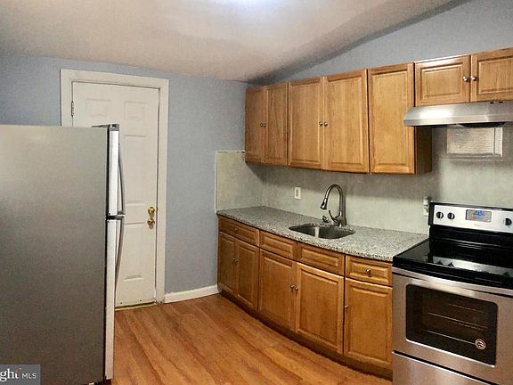 4th image of 420 S Claymont St