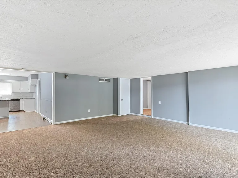 10502 Royal Oaks Dr — Photo 18