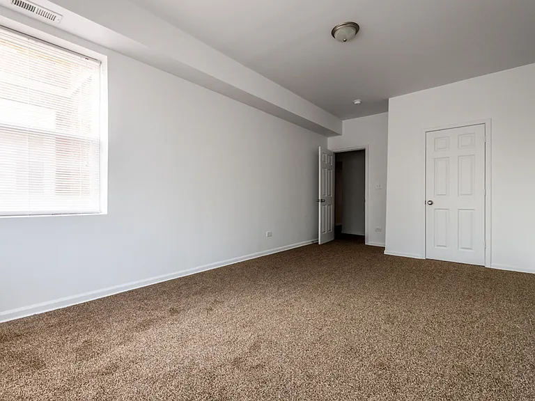 109 N Laramie Ave — Photo 22