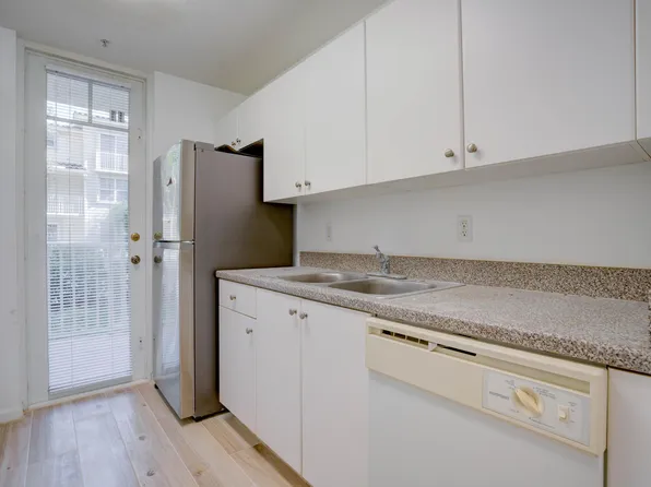 1136 Town Center Dr APT 11, Jupiter, FL 33458