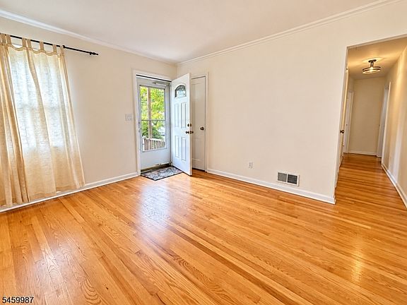2nd image of 14 Grant Ave