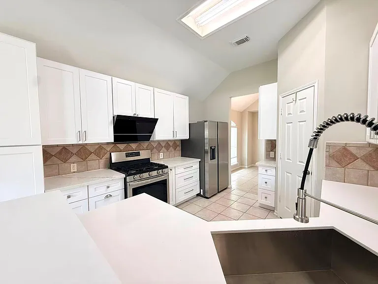 9006 Sundown Dr — Photo 16