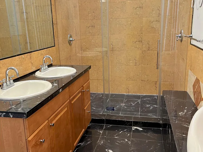 2200 W Monroe St #3 — Photo 13