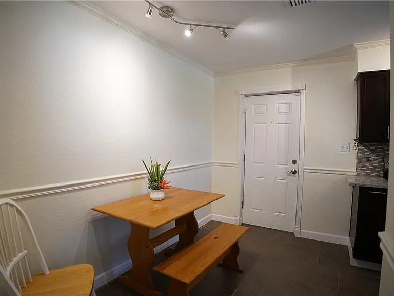 916 Vermont Ave — Photo 10