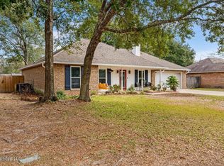 7008 Oakhurst Dr, Ocean Springs, MS 39564
