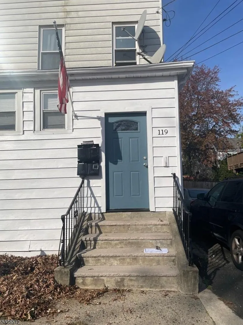 Building Photo - 119 Buffalo Ave #3