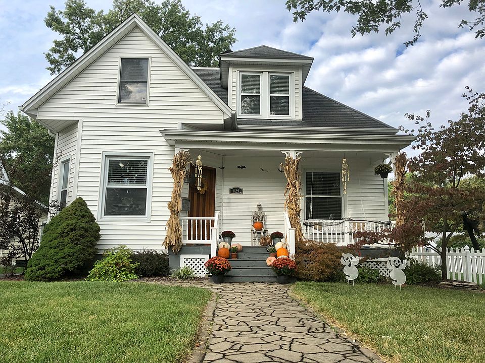 1st image of 829 Ruskin Ave