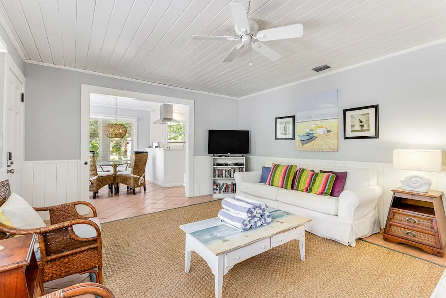 3 bed, 2.0 bath, 1119 sqft, $8,778 — Photo 3