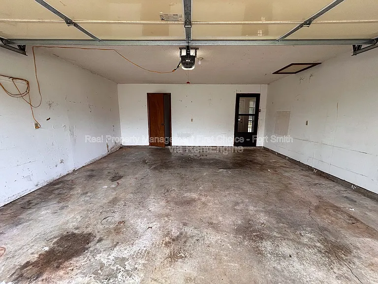 6315 Crimson Ave — Photo 28