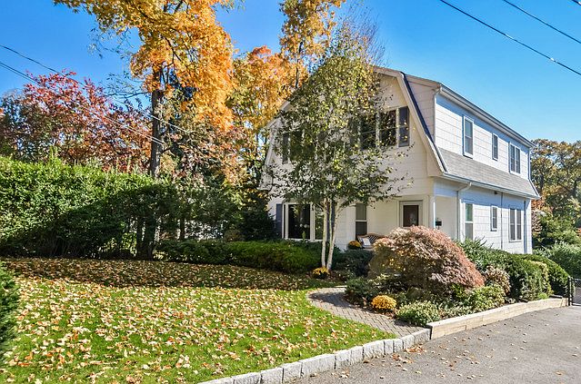 1st image of 62 Holly Pl