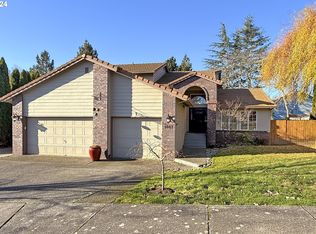 1067 SE Dogwood Ln, Gresham, OR 97080