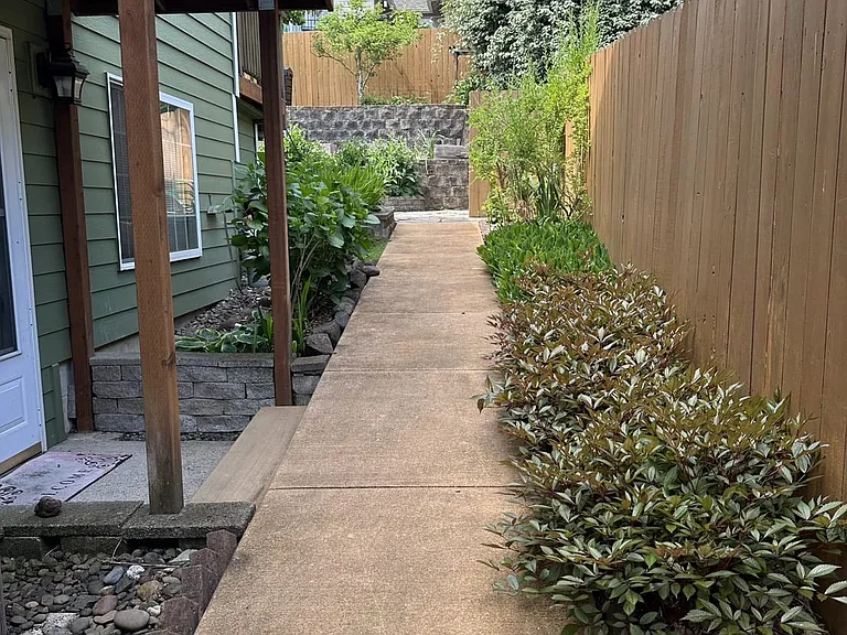 2292 NW Audene Dr — Photo 33