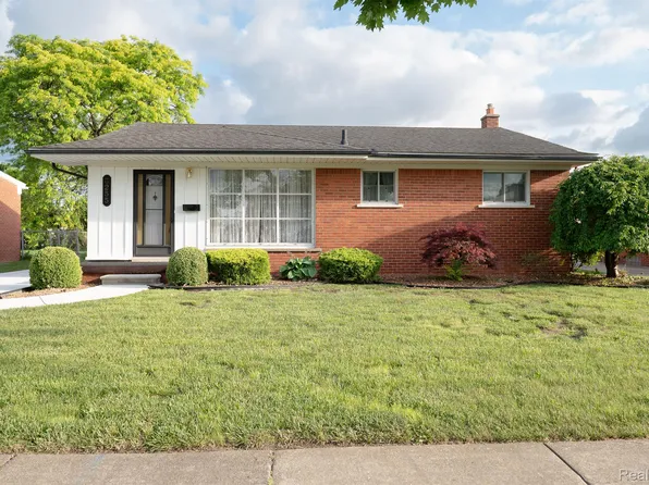 3255 Humber St, Trenton, MI 48183
