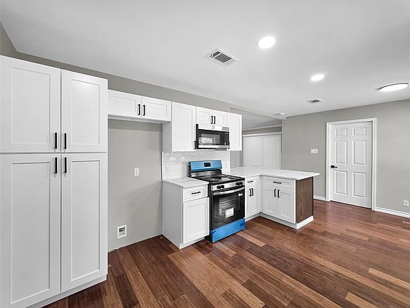 3rd image of 13595 Leaning Oaks Dr
