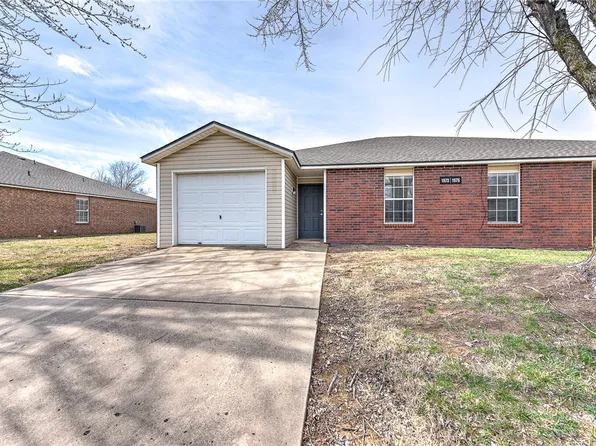 1573 N Boxley Ave, Fayetteville, AR 72704