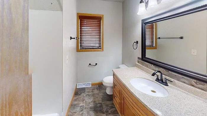 1109 E Indiana Ave — Photo 3