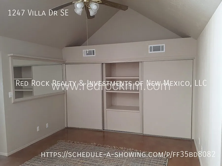 2BR/2BTH Townhome Close to 528! — Photo 3