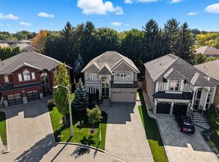 20 Lorupe Ct, Hamilton, ON L9G 0C8