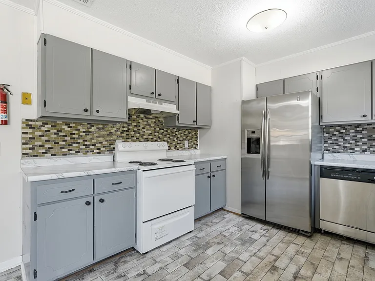 234 Deerwood Dr — Photo 12