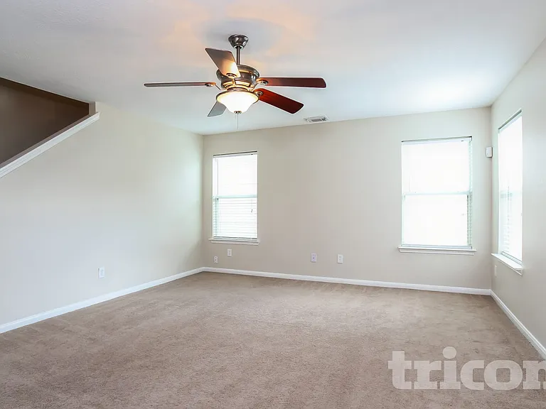 3643 Fuller Bluff Dr — Photo 2